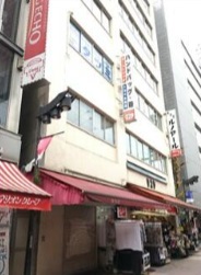 【上野駅 徒歩2分 駅至近!アメ横商店街沿いの路面店舗物件 【飲食不可】】