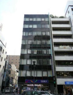【東京駅 徒歩7分 中央通り沿い!角地の店舗物件 【業種相談】】