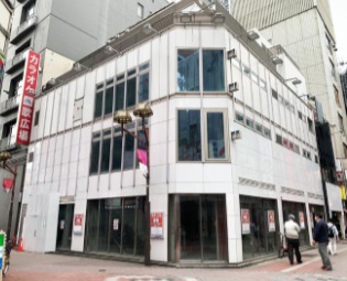 【新宿駅 徒歩5分 角地の一棟貸し店舗物件 【飲食可】】