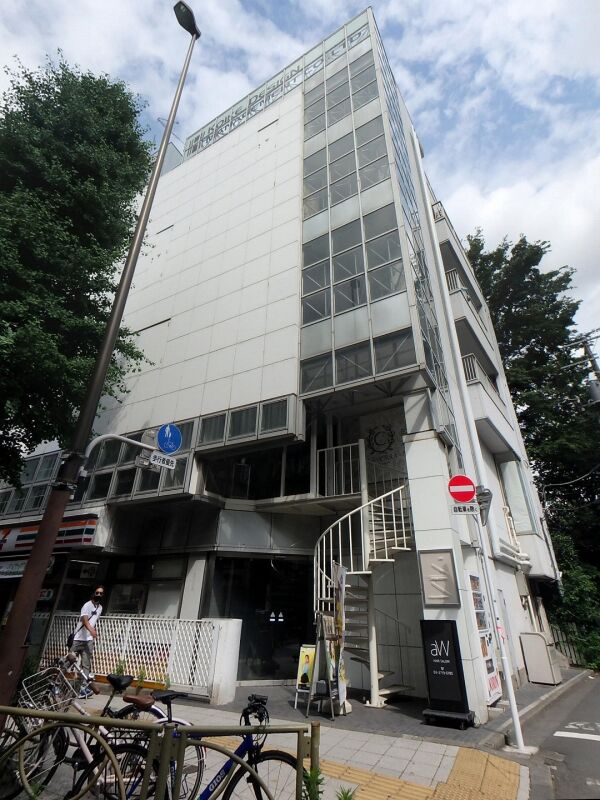 【三軒茶屋駅 徒歩3分 国道246号線沿い 1階のセブンイレブンが目印美容室居抜き物件【飲食相談】】